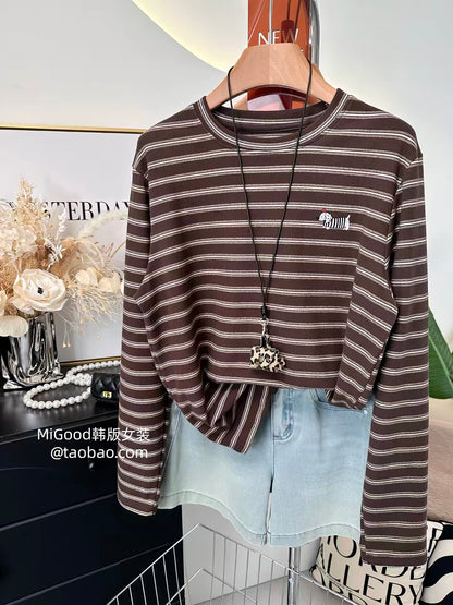 Soft and skin-friendly—trendy Korean-style casual long-sleeve striped T-shirt for women, featuring a cute puppy embroidery; a soft, loose, and versatile top.
