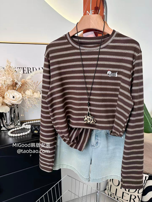 Soft and skin-friendly—trendy Korean-style casual long-sleeve striped T-shirt for women, featuring a cute puppy embroidery; a soft, loose, and versatile top.