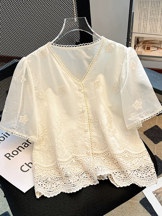 Self-retained model recommendation ~ 2025 summer new V-neck lace embroidered short-sleeved shirt female design sense versatile temperament top