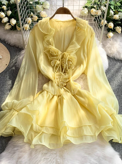 French-style gentle ruffle V-neck dress for women, 2025 new summer style, slim fit, elegant princess short skirt