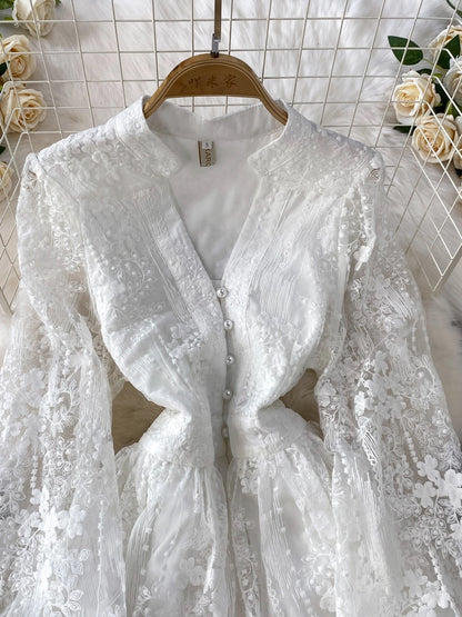 European and American style retro lace embroidery V-neck lantern sleeve dress for women, summer single-breasted, waist-cinching, slimming princess dress