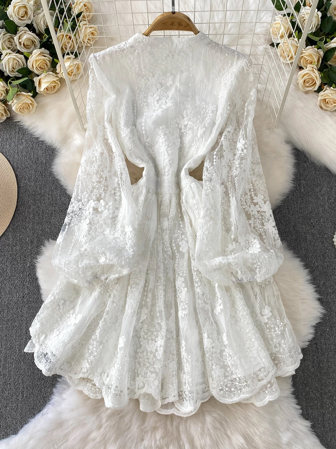 European and American style retro lace embroidery V-neck lantern sleeve dress for women, summer single-breasted, waist-cinching, slimming princess dress