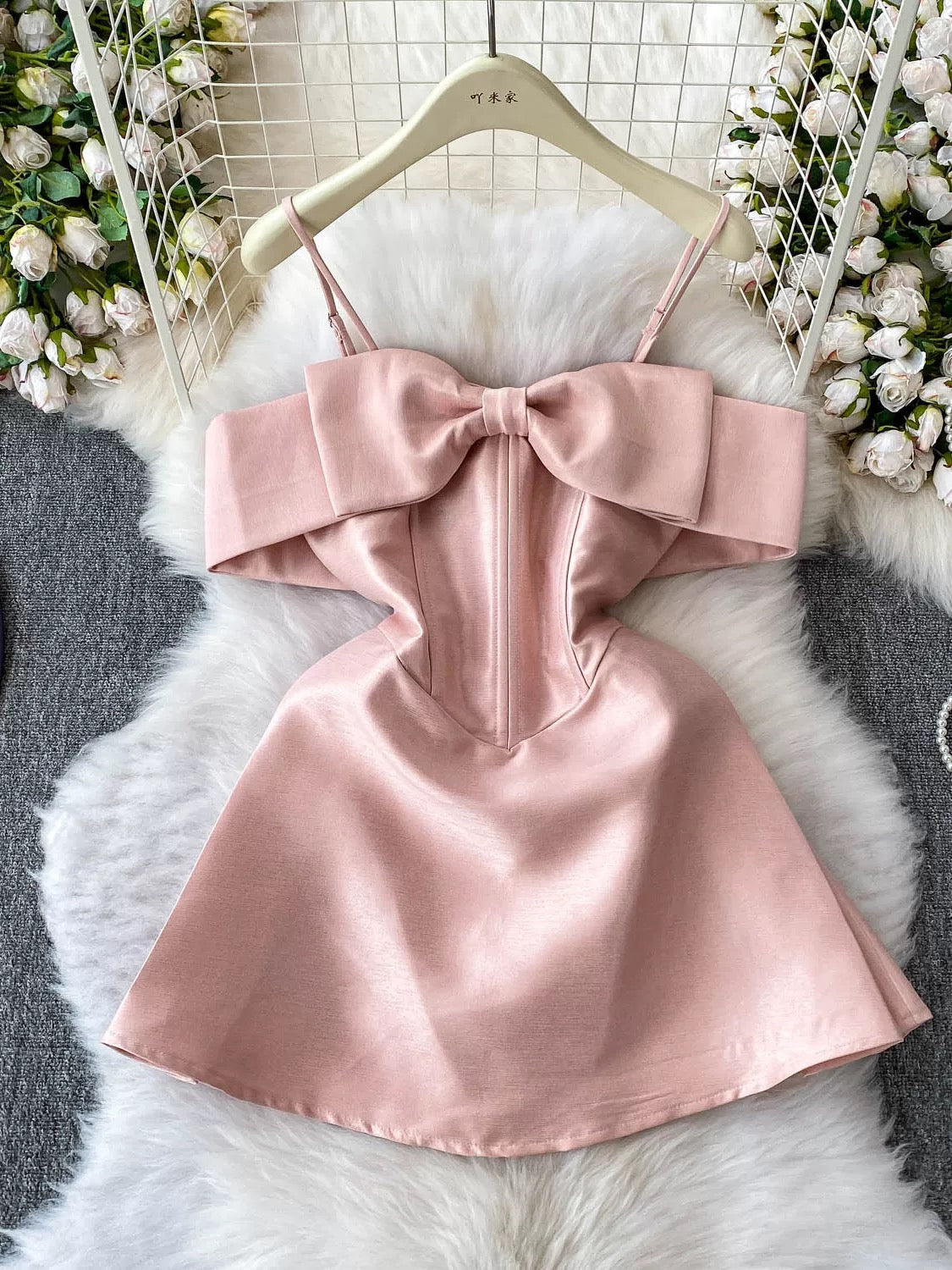 Petite women's elegant satin bow halter dress, summer boning slim fit, little black dress
