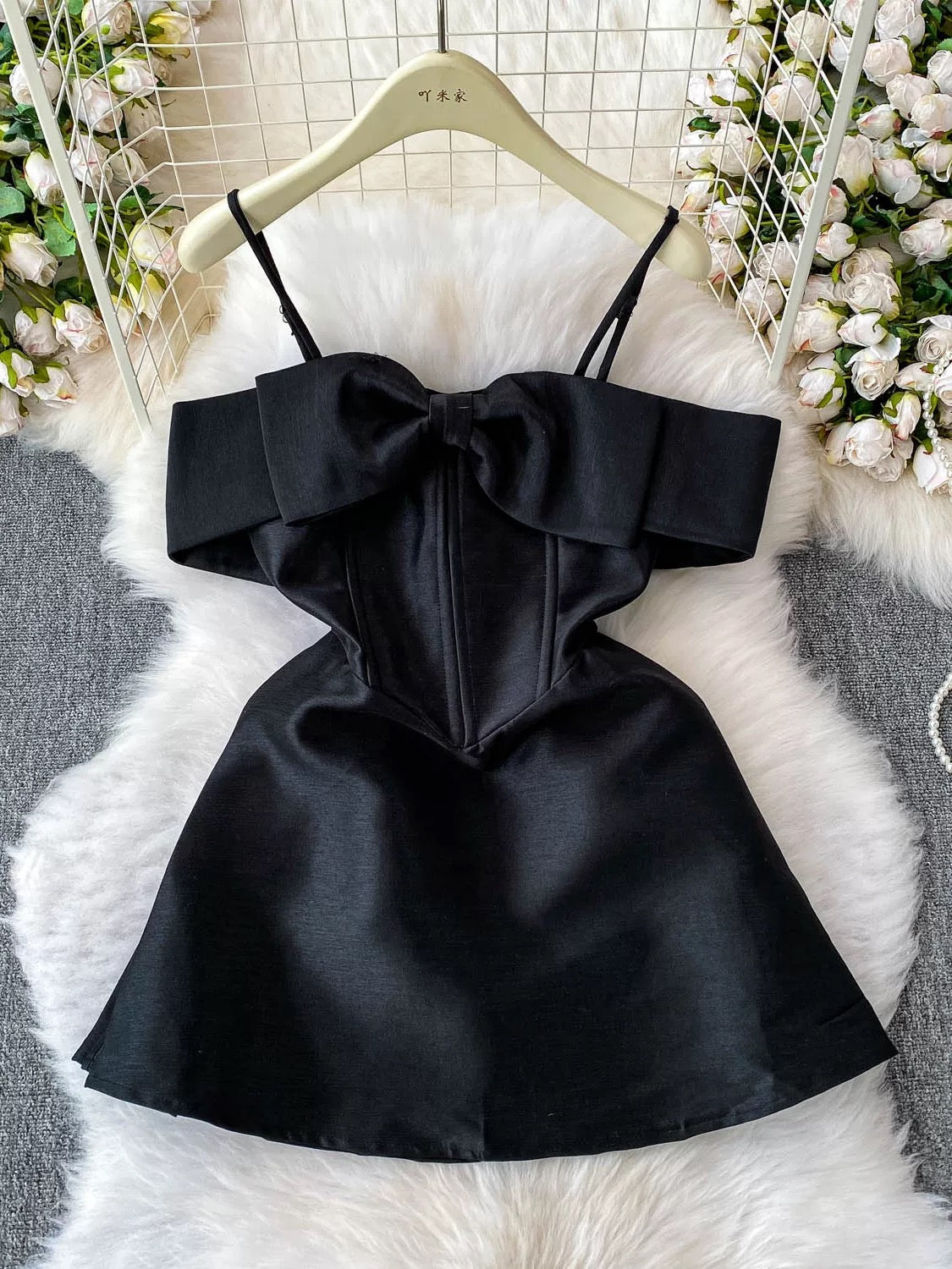 Petite women's elegant satin bow halter dress, summer boning slim fit, little black dress