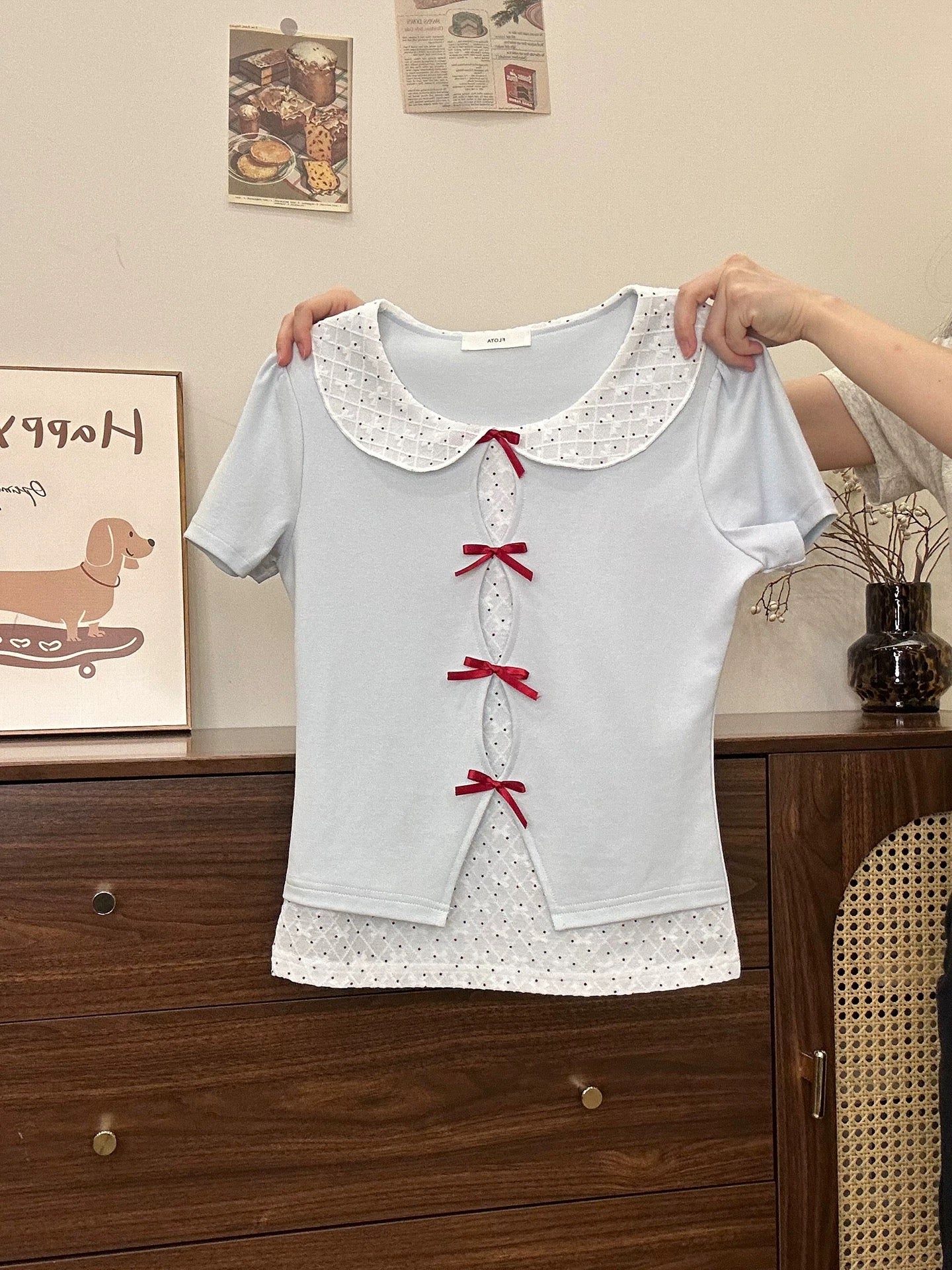 Creamy Universe - Bow-tie Polka Dot Faux Two-Piece Peter Pan Collar Short-Sleeve T-Shirt for Women, Sweet Slim Fit, Straight Shoulder Short Top