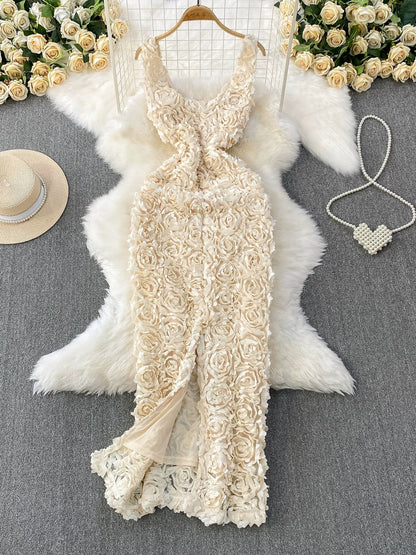 Elegant and sophisticated U-neck sleeveless vest dress with three-dimensional floral design, perfect for summer, slimming and figure-hugging long skirt.