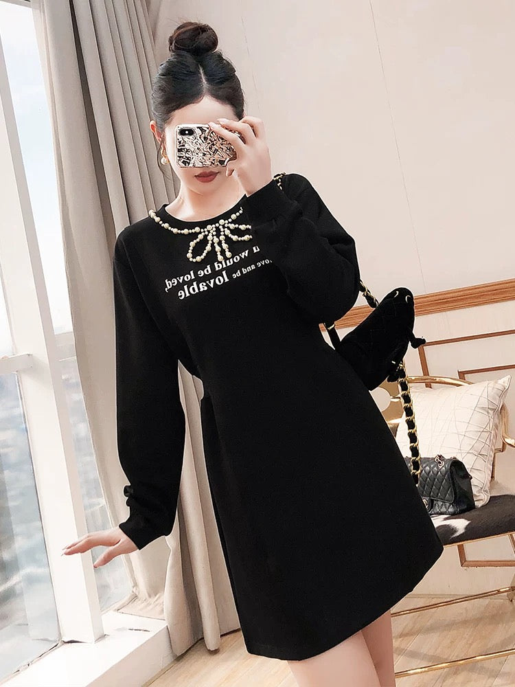Pinch-waist little black skirt women's 2024 new autumn and winter small black long-sleeved simple and elegant dress