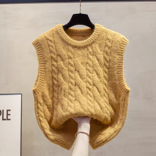 Cable knit crew neck vest for women, 2025 autumn/winter new style, loose fit, suitable for layering over sweaters, trendy.