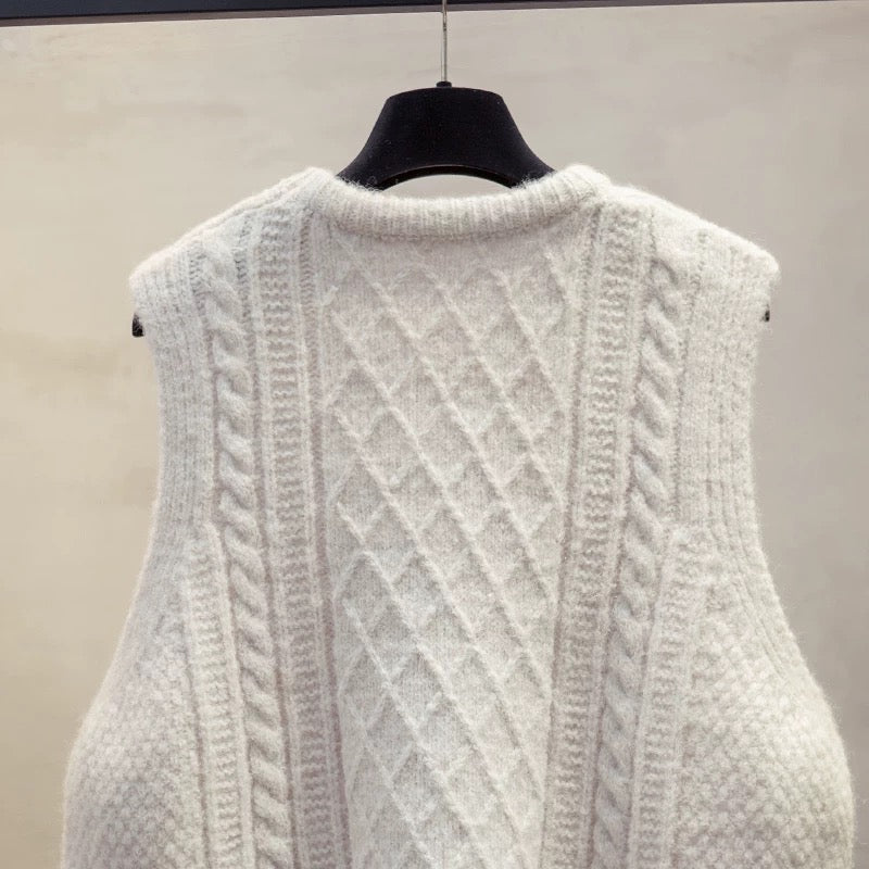 Women's Round Neck Knitted Vest, 2025 Autumn/Winter New Style, Loose Fit, Layered, Outerwear, Sweater Vest, Trendy