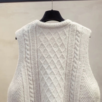 Women's Round Neck Knitted Vest, 2025 Autumn/Winter New Style, Loose Fit, Layered, Outerwear, Sweater Vest, Trendy