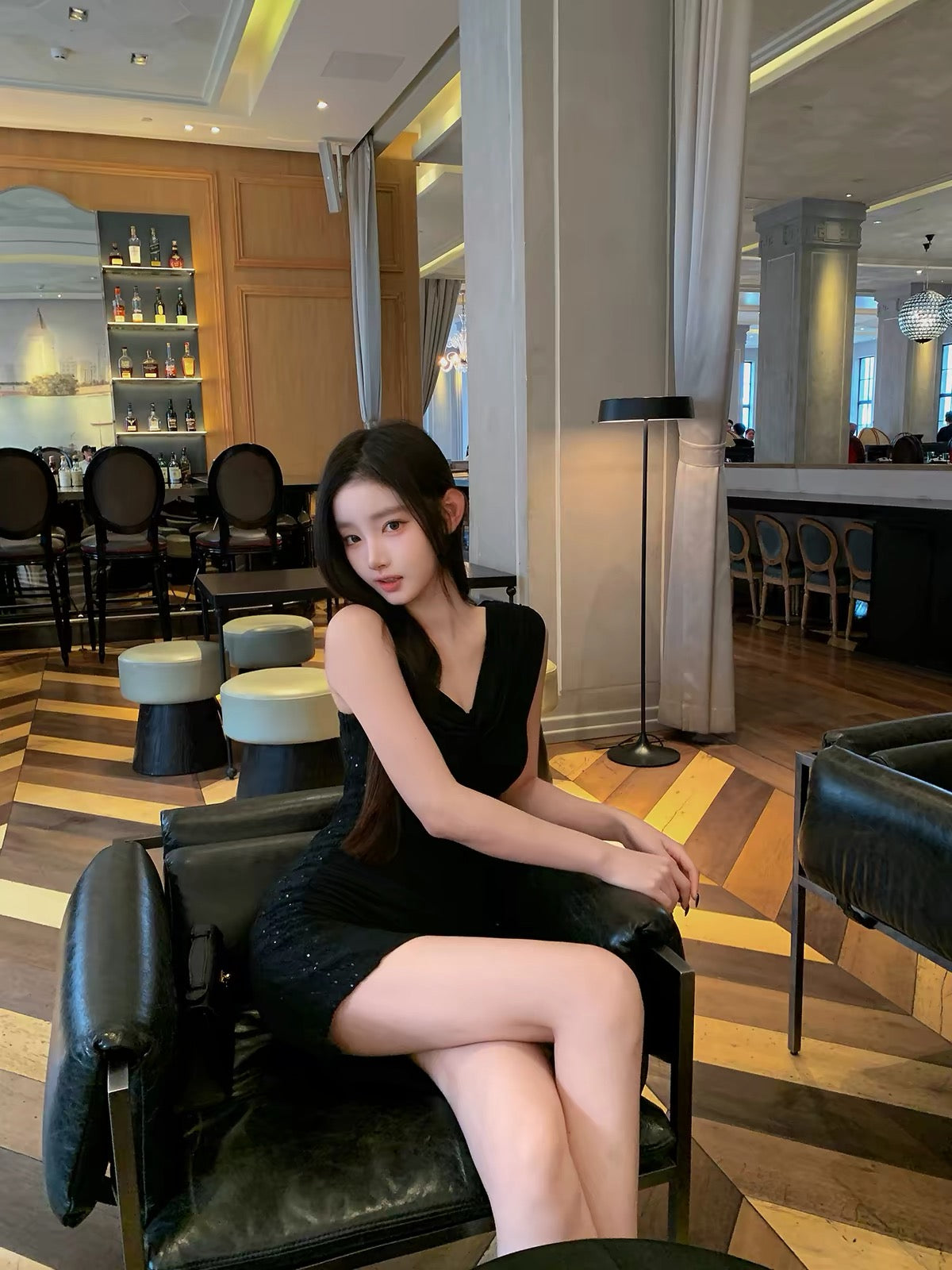 Chill Qiao'er Black One-Shoulder Spaghetti Strap Mini Dress – Sexy Form-Fitting Hip-Hugging Style with Side Lace and Rhinestone Embellishments