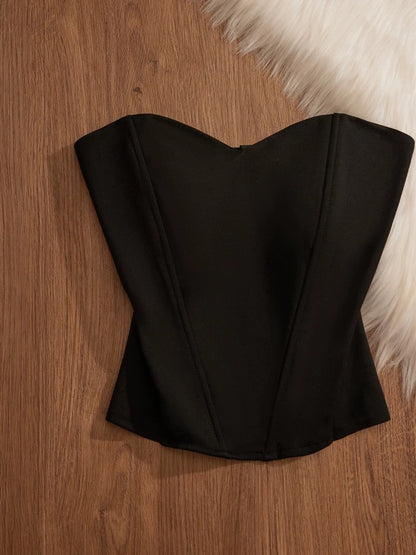 Pure and sexy all-match black fishbone camisole top, perfect for wearing alone or as an inner layer, off-the-shoulder, slim-fitting, sweet and spicy strapless top.