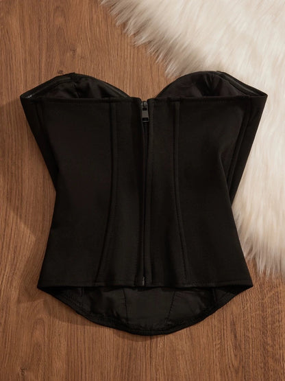 Pure and sexy all-match black fishbone camisole top, perfect for wearing alone or as an inner layer, off-the-shoulder, slim-fitting, sweet and spicy strapless top.