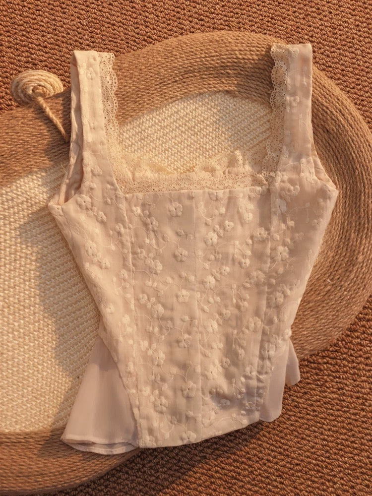 Sweet lace embroidered camisole for women, 2025 new design, unique style, slim fit, strapless top.