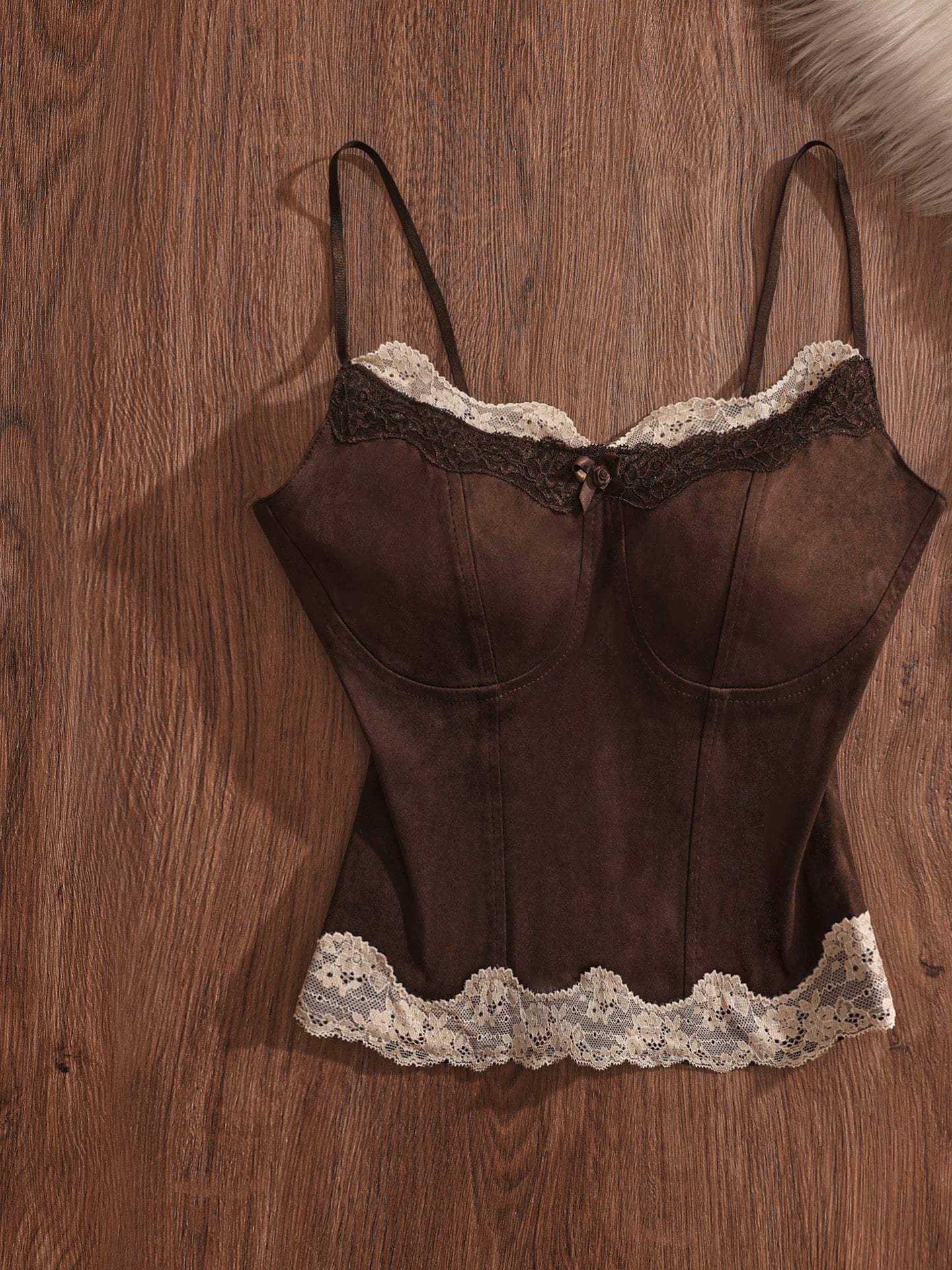 Pure and sexy lace-trimmed high-end niche camisole for women, unique design and elegant slim fit.