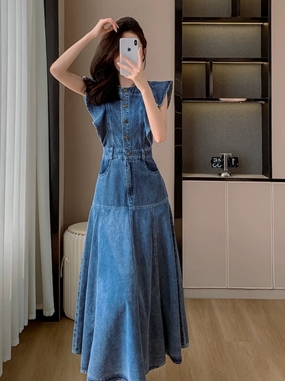Retro Hong Kong style denim dress for women with summer design, waist slimming, casual temperament, flying sleeves, sleeveless long skirt