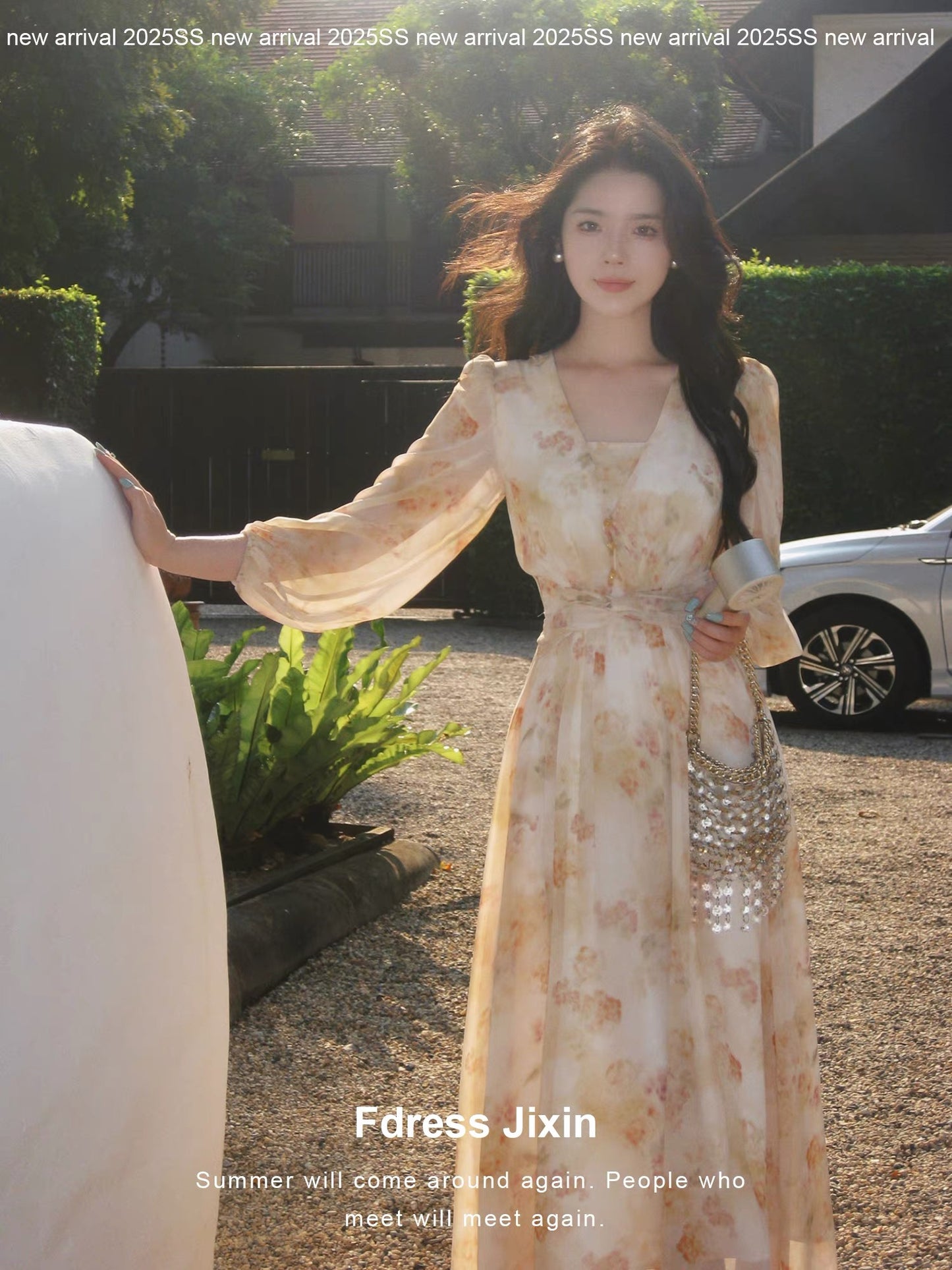 Send a letter to "Summer Kite of Glass" French-style floral print fitted long dress / Exquisite V-neck lantern sleeve printed dress