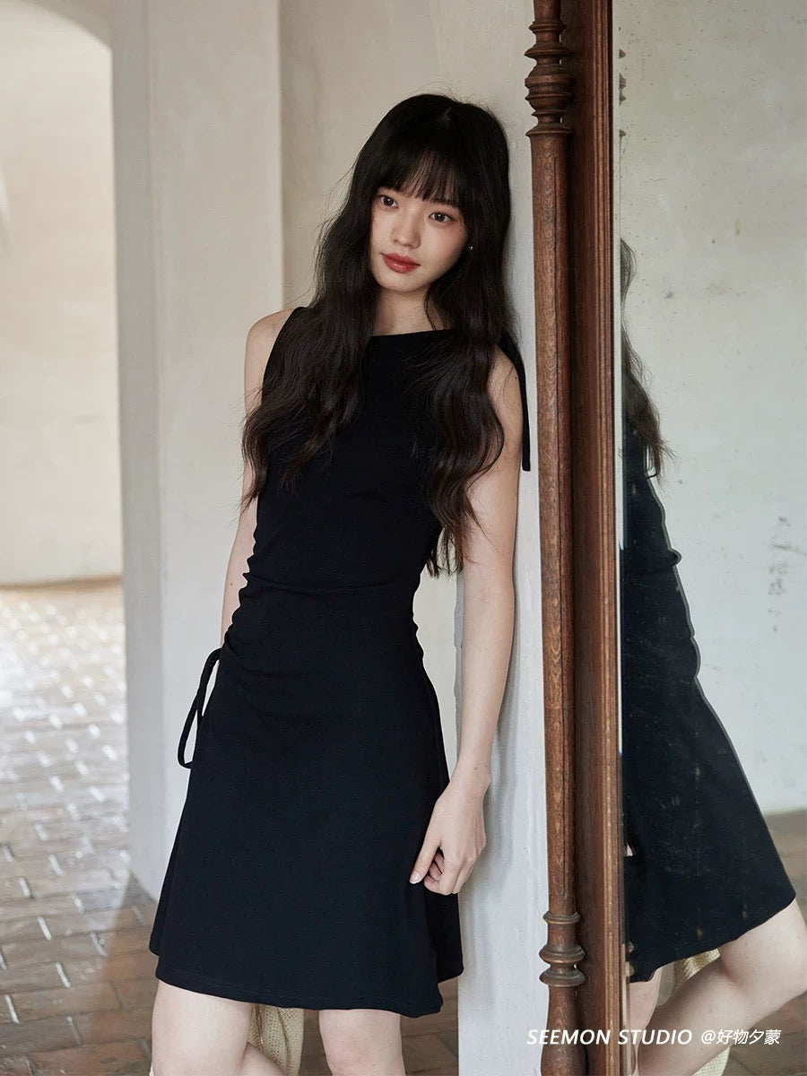 Ximeng 2025 new summer temperament skirt small high-end waist slimming slimming sleeveless black dress female
