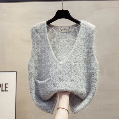 Hollow-out V-neck knitted vest for women, 2025 autumn and winter new style, loose fit, suitable for layering with sweaters, trendy.