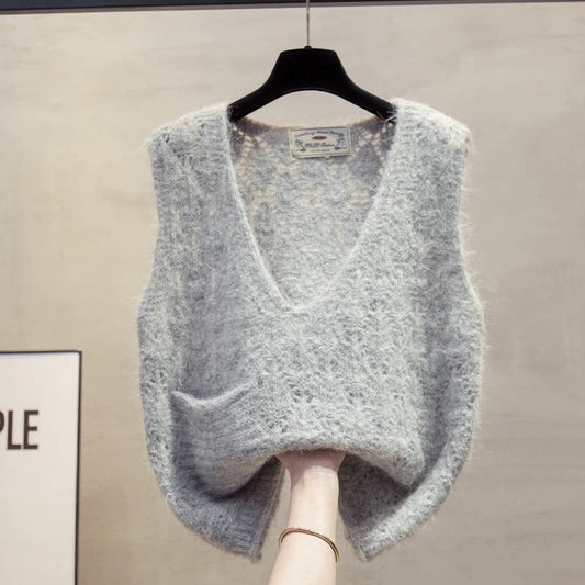Hollow-out V-neck knitted vest for women, 2025 autumn and winter new style, loose fit, suitable for layering with sweaters, trendy.