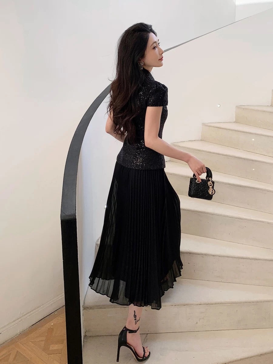2025 new women's clothing high-end temperament commuting black woolen stitching fake two-piece dress slim long skirt