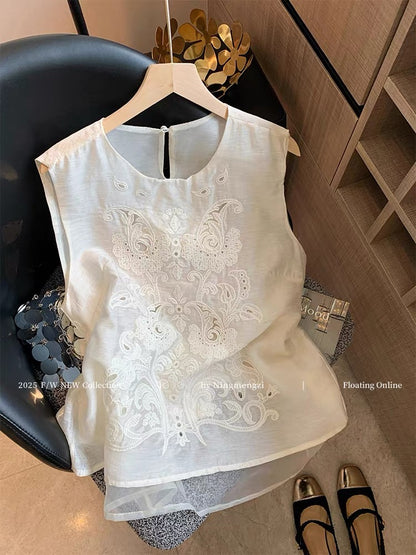 New Chinese style hollowed-out embroidered mesh patchwork sleeveless top for women, 2025 summer new style, versatile and elegant vest.
