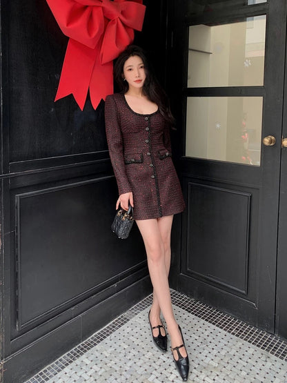 Hand-beaded sexy large round neck burgundy long-sleeved woolen high-end small fragrant style French dress.