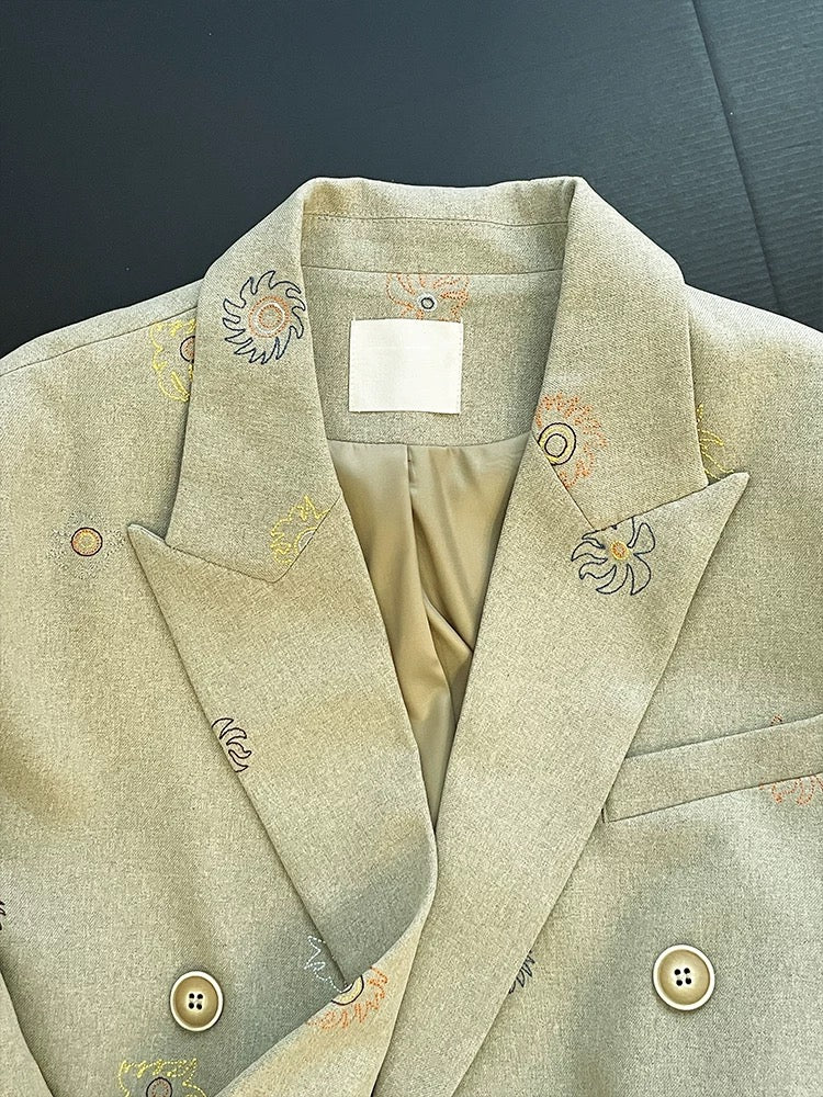Elegant, stylish, and simple embroidered blazer for women, autumn 2025, loose fit, flattering, and sophisticated.