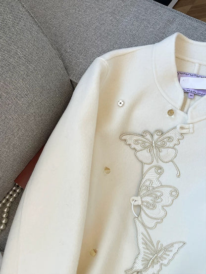 New Chinese style sweet and elegant embroidered wool short coat for women, 2025 winter, thickened, high-end fashion, Chinese knot button wool top.