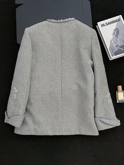 Gray, elegant, loose-fitting embroidered double-breasted tweed coat for women, winter 2025, sophisticated and casual long-sleeved top.