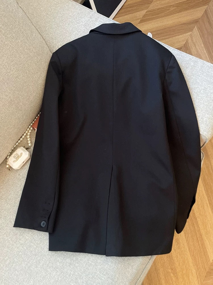 Women's black sophisticated and stylish suit jacket, 2025 winter, high-end design, elegant and thickened, floral-decorated suit top.