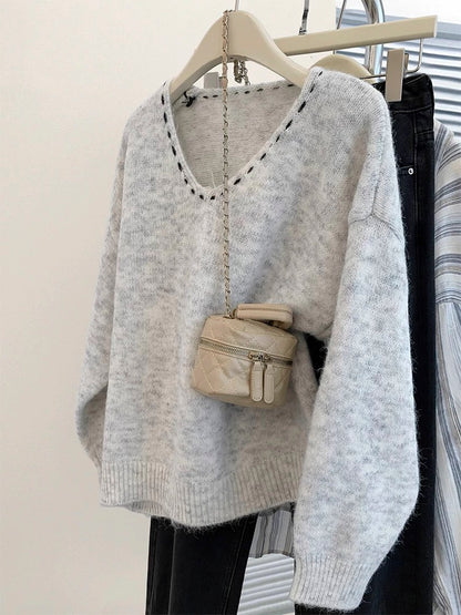 Gray pullover v-neck sweater for women in autumn and winter, 2024 new loose and lazy style knitted top for outer wear and inner wear