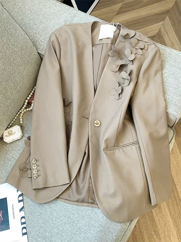 High-end 3D floral blazer for women, winter 2025, unique design, V-neck, single-breasted top.