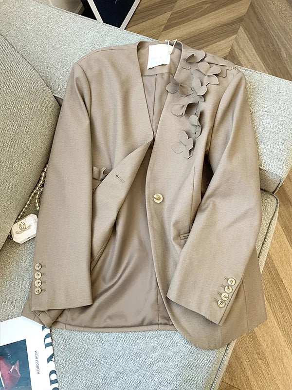 High-end 3D floral blazer for women, winter 2025, unique design, V-neck, single-breasted top.