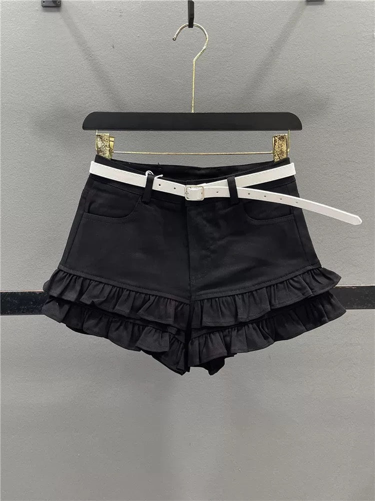 Fashionable red hot girl ear-edge denim shorts for women 2025 summer age-reducing slimming sexy A-line super short shorts