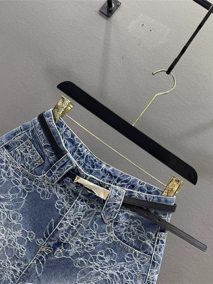 Retro heavy-duty embroidered jacquard denim shorts for women 2025 summer design high waist slim a-line wide-leg hot pants