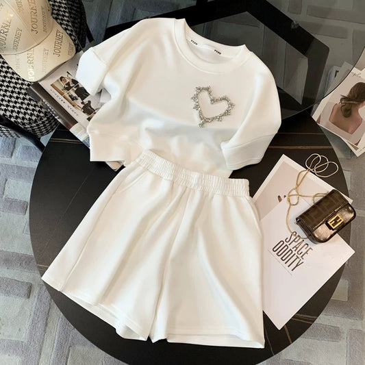 White casual sports suit for women, summer high-end fashion, age-reducing fashionable short-sleeved shorts two-piece set, trendy and western style