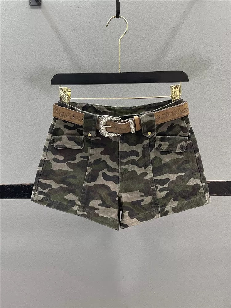 American hot girl camouflage denim shorts women 2025 summer design low waist slim sexy hip-wrapped ultra-short hot pants