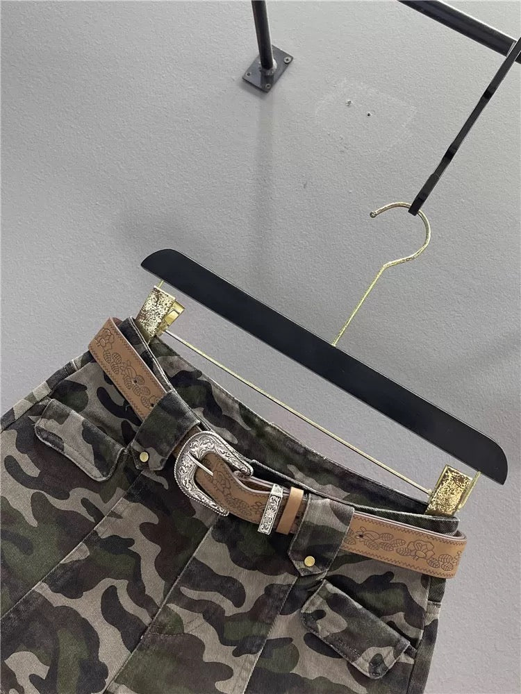 American hot girl camouflage denim shorts women 2025 summer design low waist slim sexy hip-wrapped ultra-short hot pants