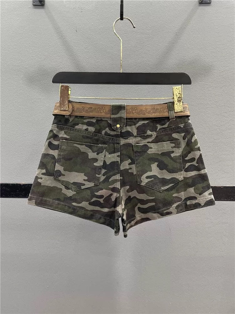 American hot girl camouflage denim shorts women 2025 summer design low waist slim sexy hip-wrapped ultra-short hot pants
