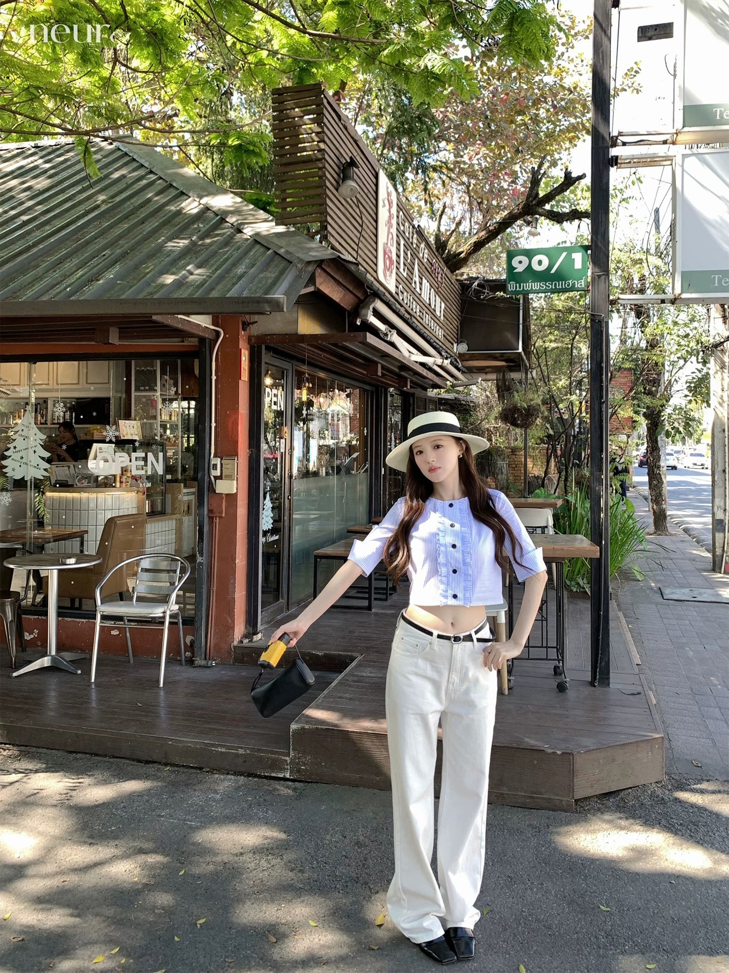 neurcz Short-sleeved striped shirt for women, spring style, with ruffled trim and a sweet round neck.