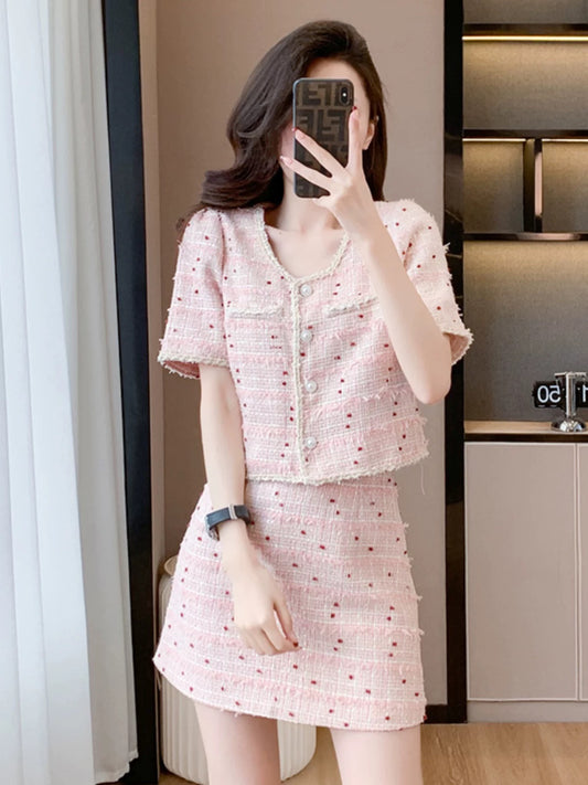 Small temperament, age-reducing, small fragrant style suit skirt 2024 new high-end sense, noble lady, short-sleeved two-piece set summer