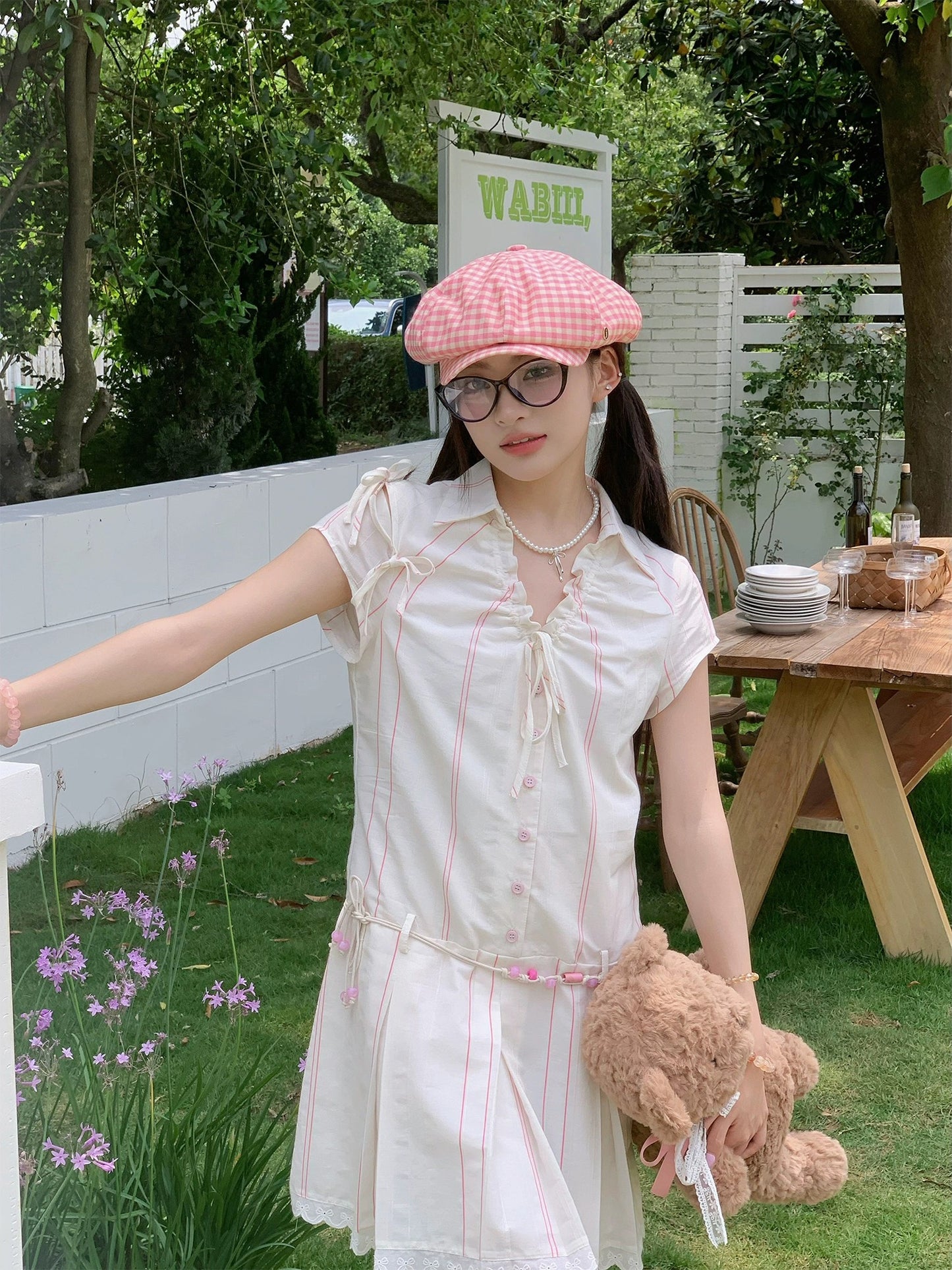 Ruan Ruan's homemade 2024 new summer original niche fungus sweet and western style age-reducing V-neck plaid dress