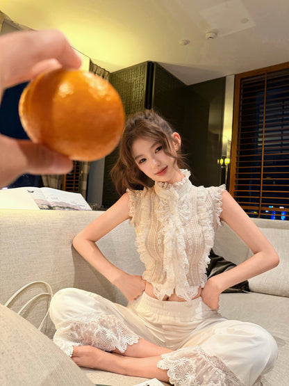 CHICYOU "Paris Girl" French-style romantic sleeveless cropped top featuring a small stand collar and stretchy lace trim.