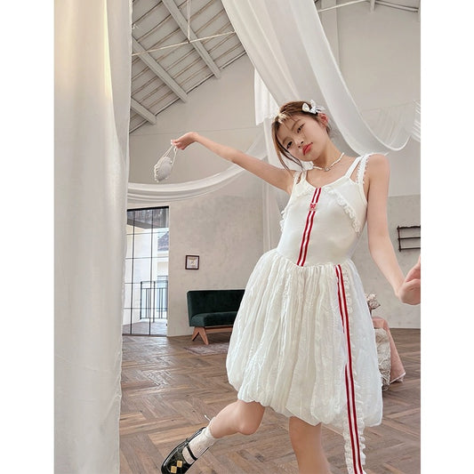 Ruan Ruan's homemade 2024 summer new style French style age-reducing niche design gentle style slimming suspender dress