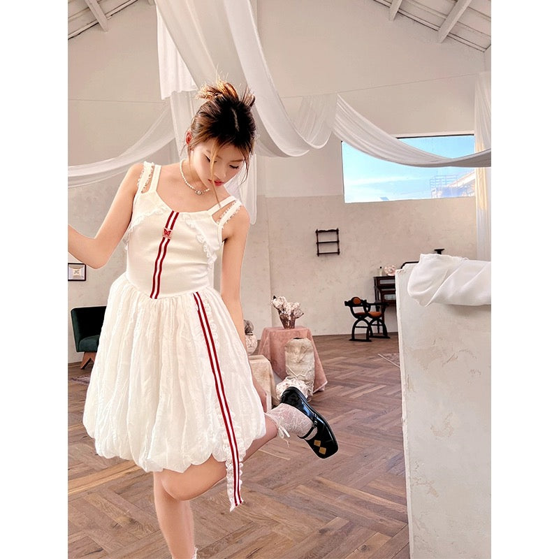 Ruan Ruan's homemade 2024 summer new style French style age-reducing niche design gentle style slimming suspender dress