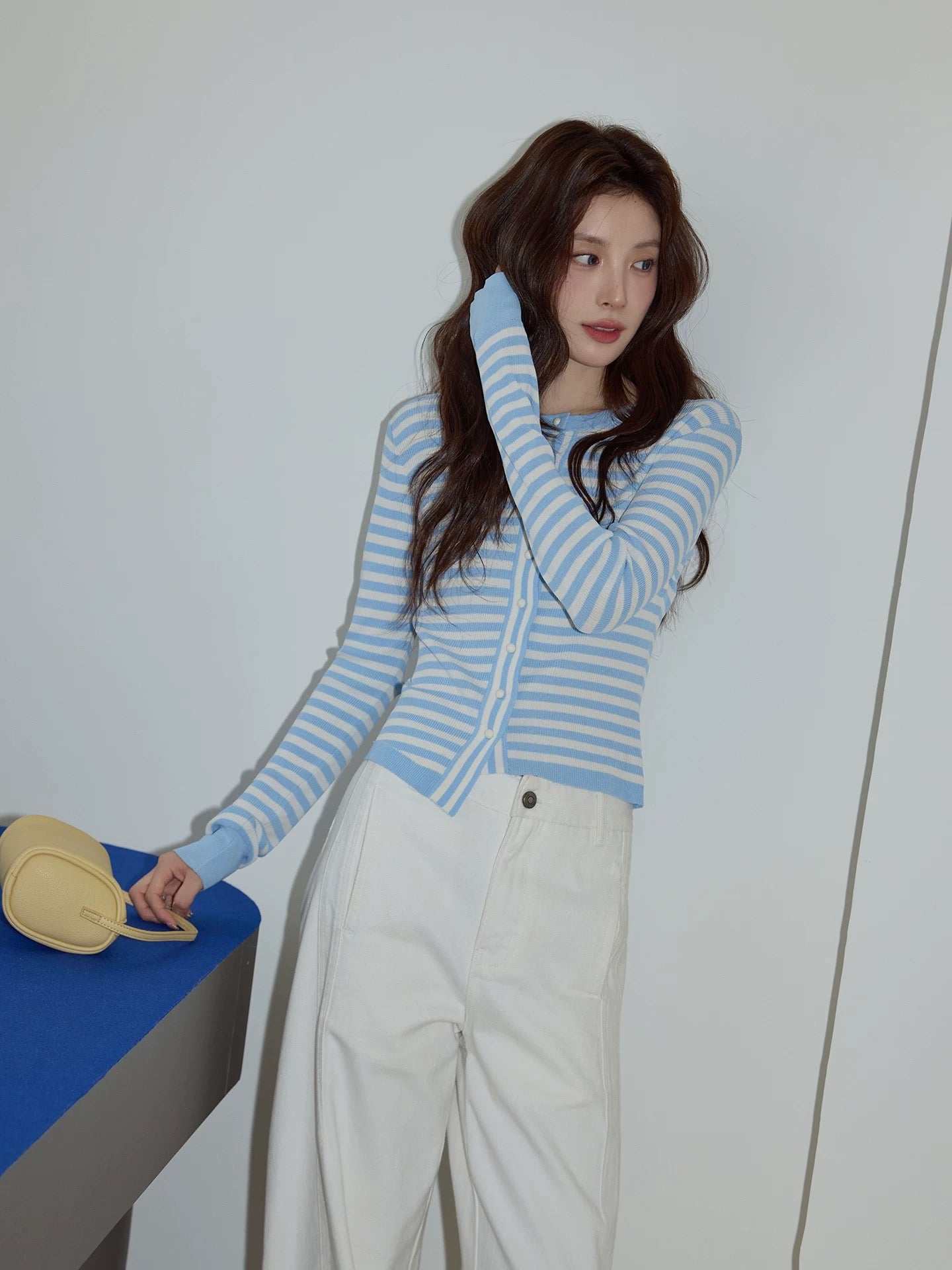 Chaochao's Korean Style Blue and White Striped Knit Sweater for Women, 2026 Early Spring, High-End Temperament Casual Slim Fit Long-Sleeved Top
