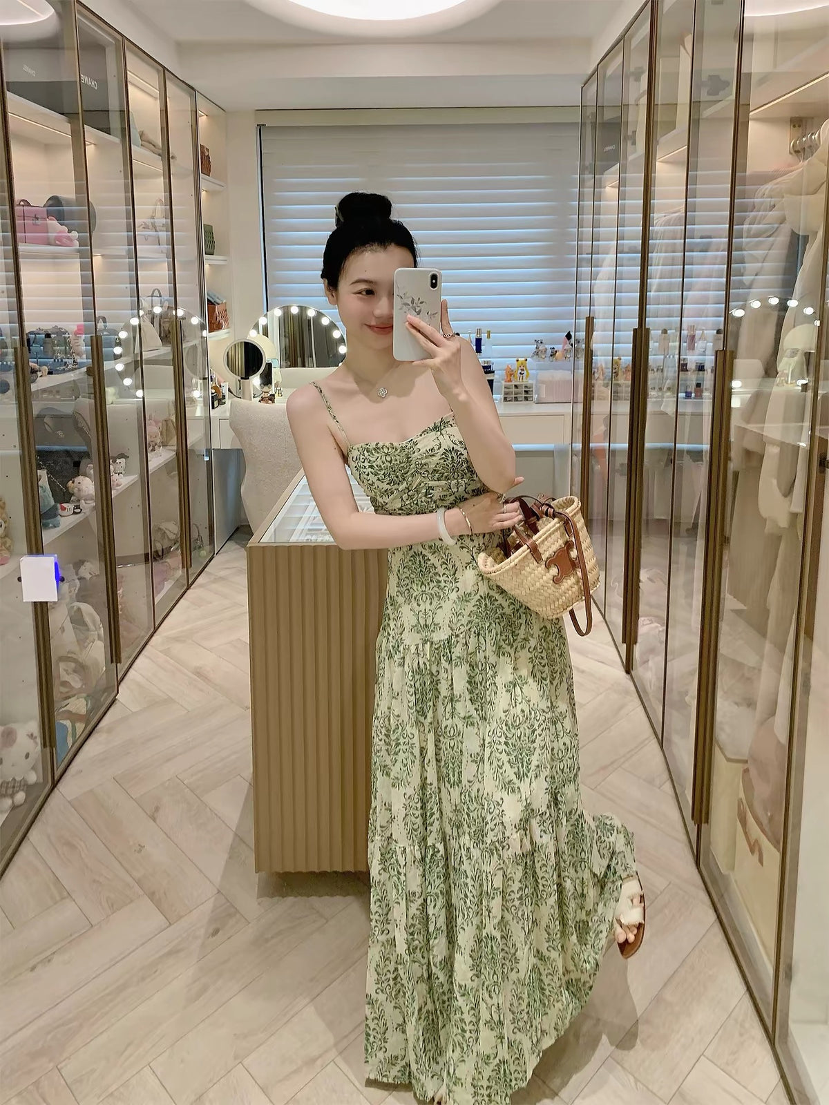 FPOH Women's Summer Floral Backless Halter Dress – A Stunning, Waist-Defining Dress Perfect for Seaside Vacations
