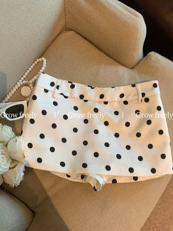 Grow freely French polka dot satin low-waisted shorts for women, autumn and winter, slimming, youthful, and anti-exposure.
