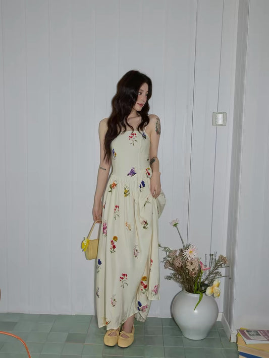 Chaochao's French-style apricot floral sundress for women, 2026 summer, high-end slimming A-line long skirt.